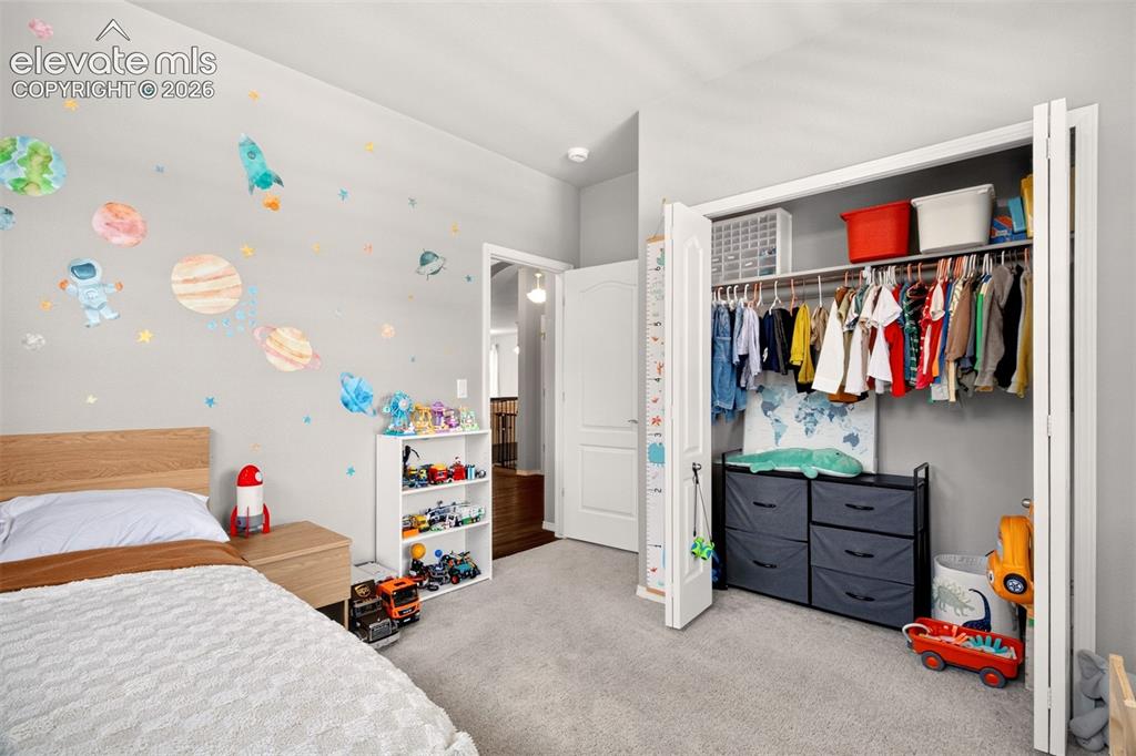 Image 18 of 40: Bedroom