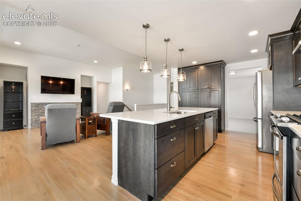 Image 11 of 50: Kitchen