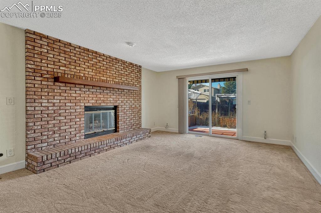 Image 11 of 48: Family Room