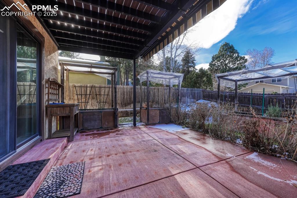 Image 13 of 48: Family Room Patio