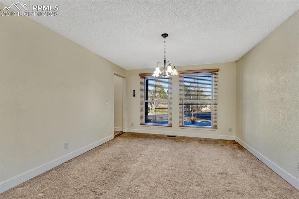 Image 14 of 48: Dining Room