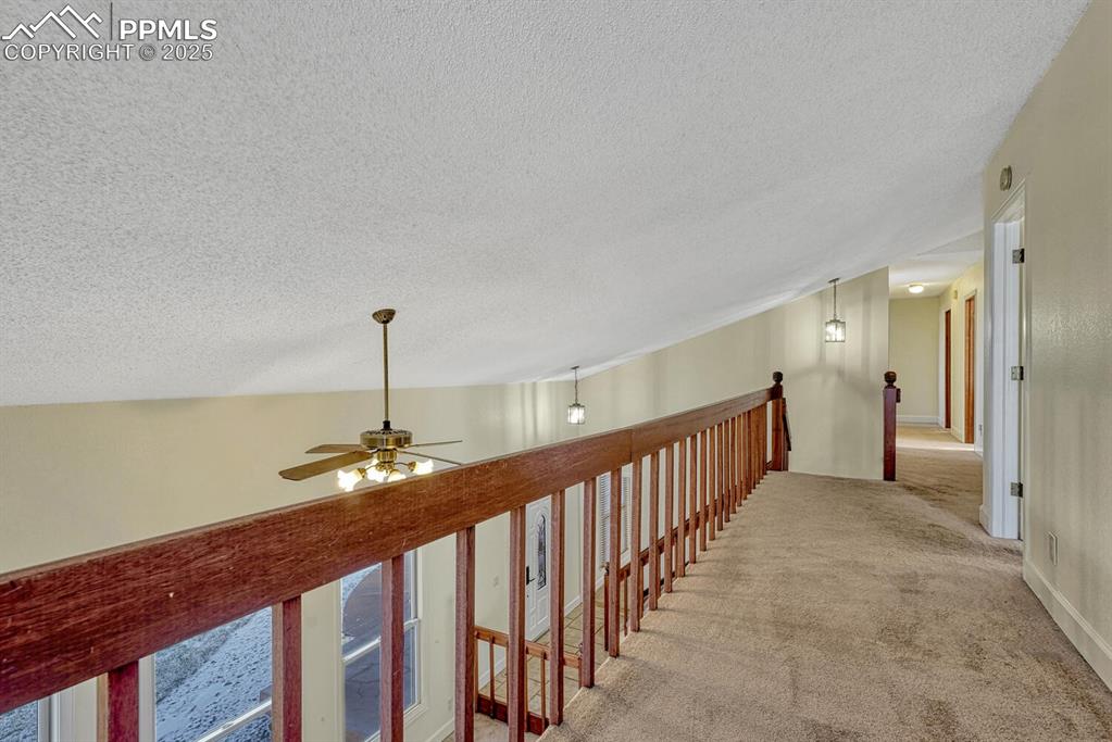 Image 19 of 48: Loft