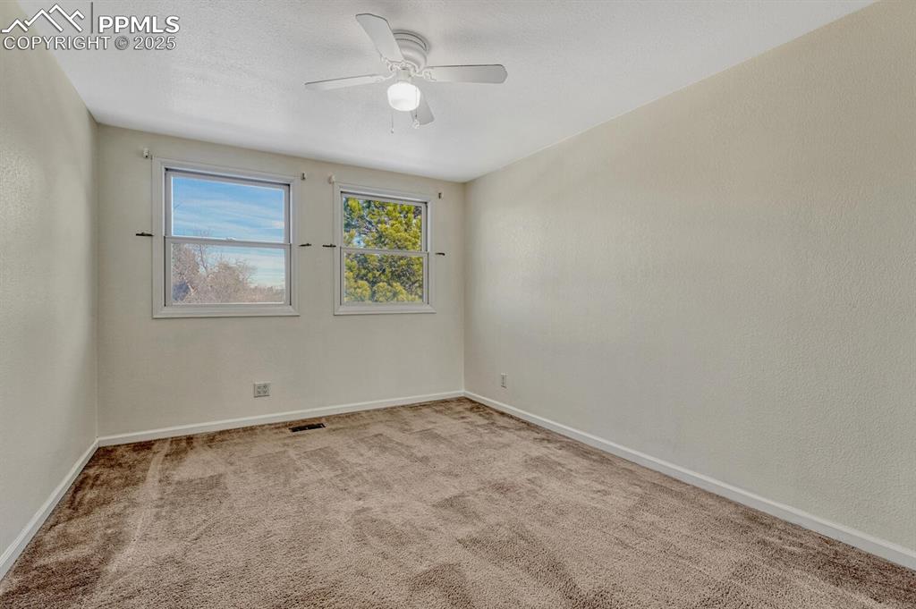 Image 25 of 48: Bedroom