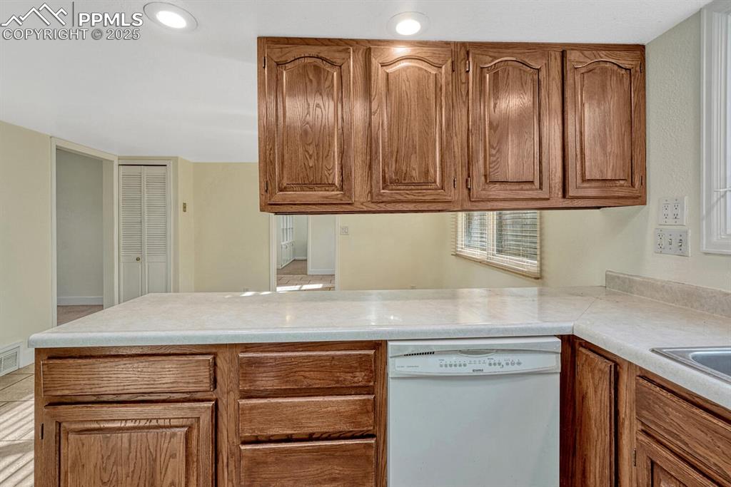 Image 8 of 48: Kitchen