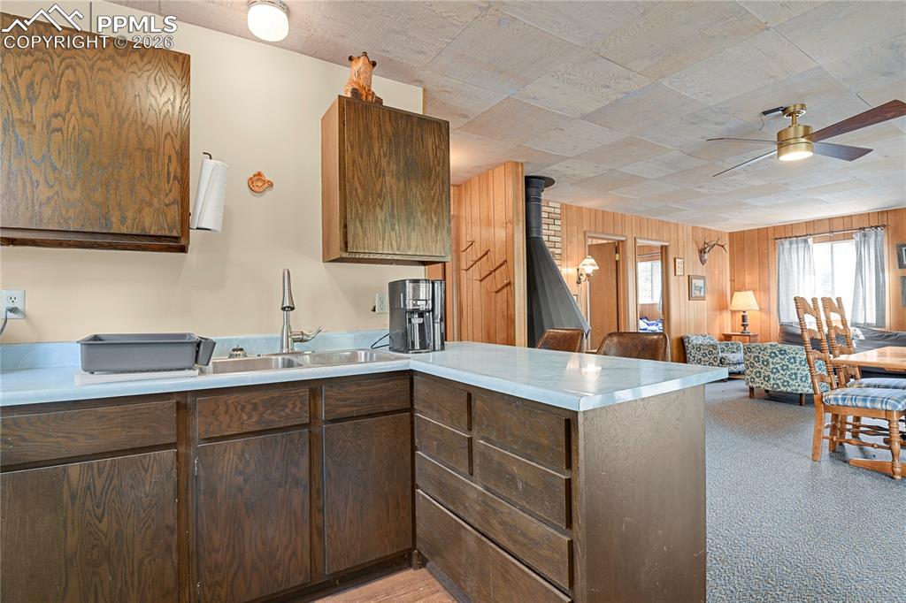 Image 16 of 48: Kitchen