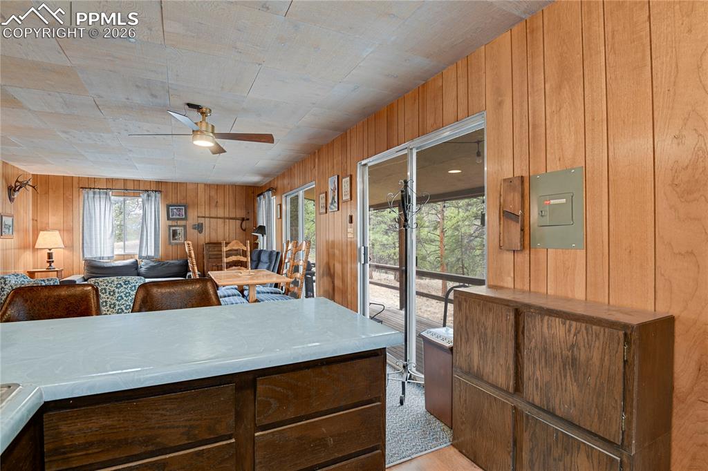 Image 18 of 48: Kitchen