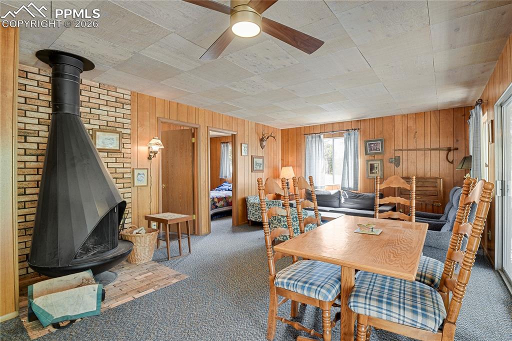 Image 9 of 48: Dining Area