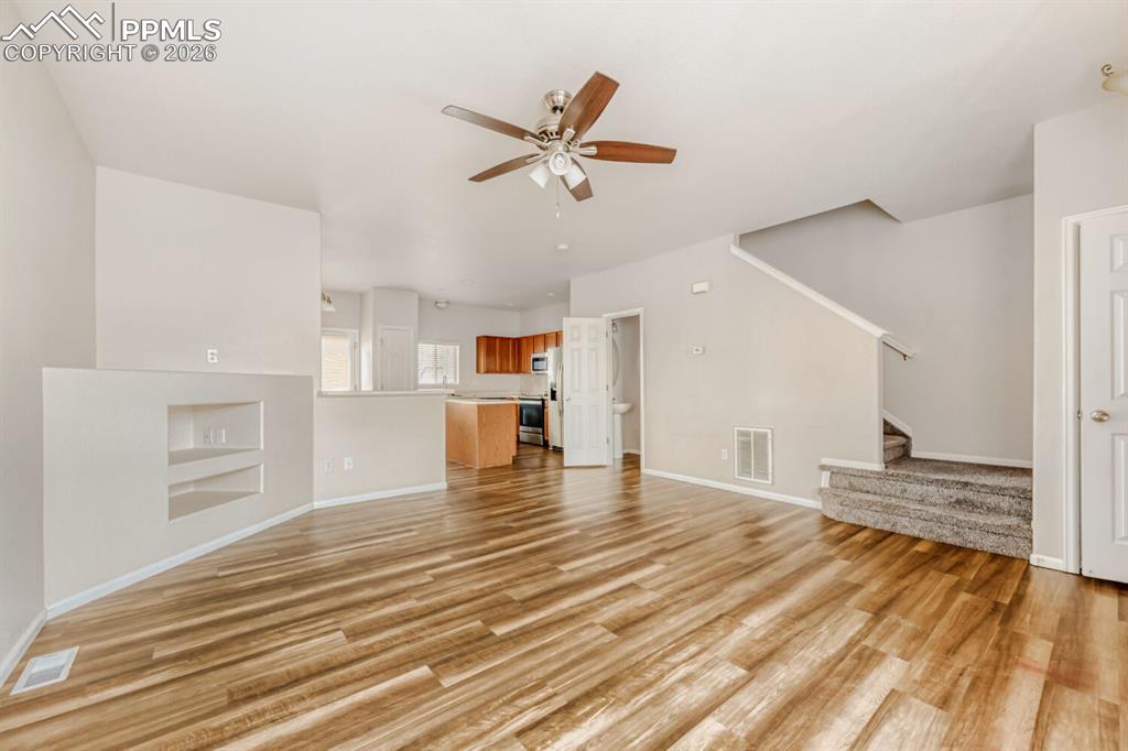 Image 4 of 27: Living Room