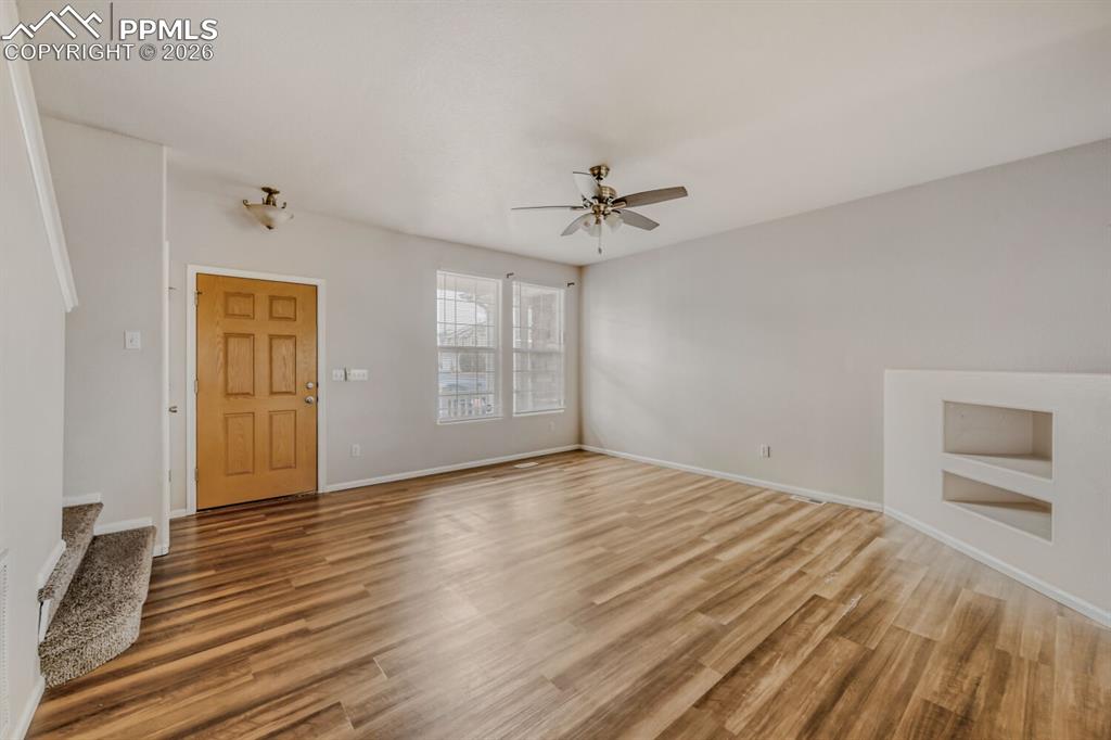 Image 6 of 27: Living Room