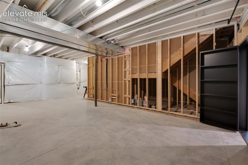 Image 28 of 29: Plenty of room for storage