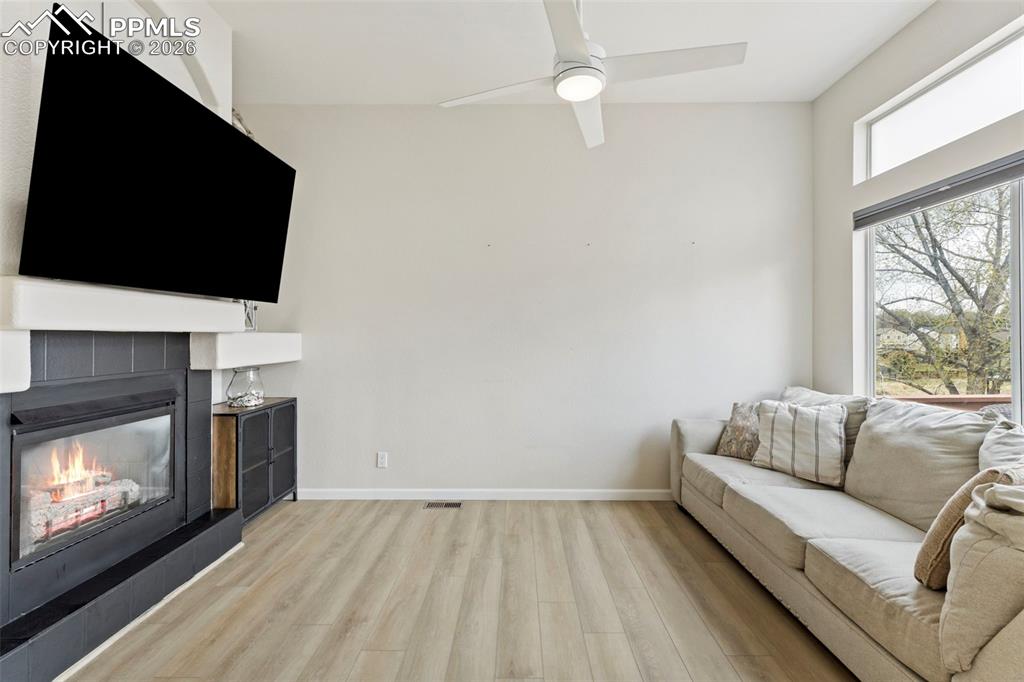Image 34 of 45: Family Room