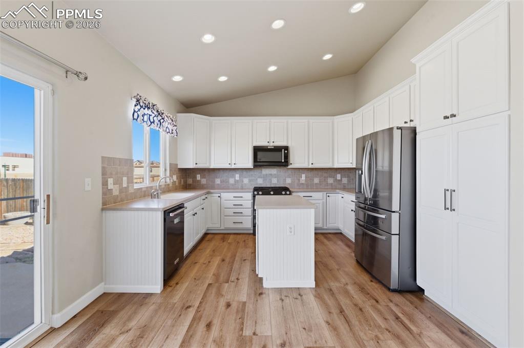 Image 11 of 48: Sitting Room