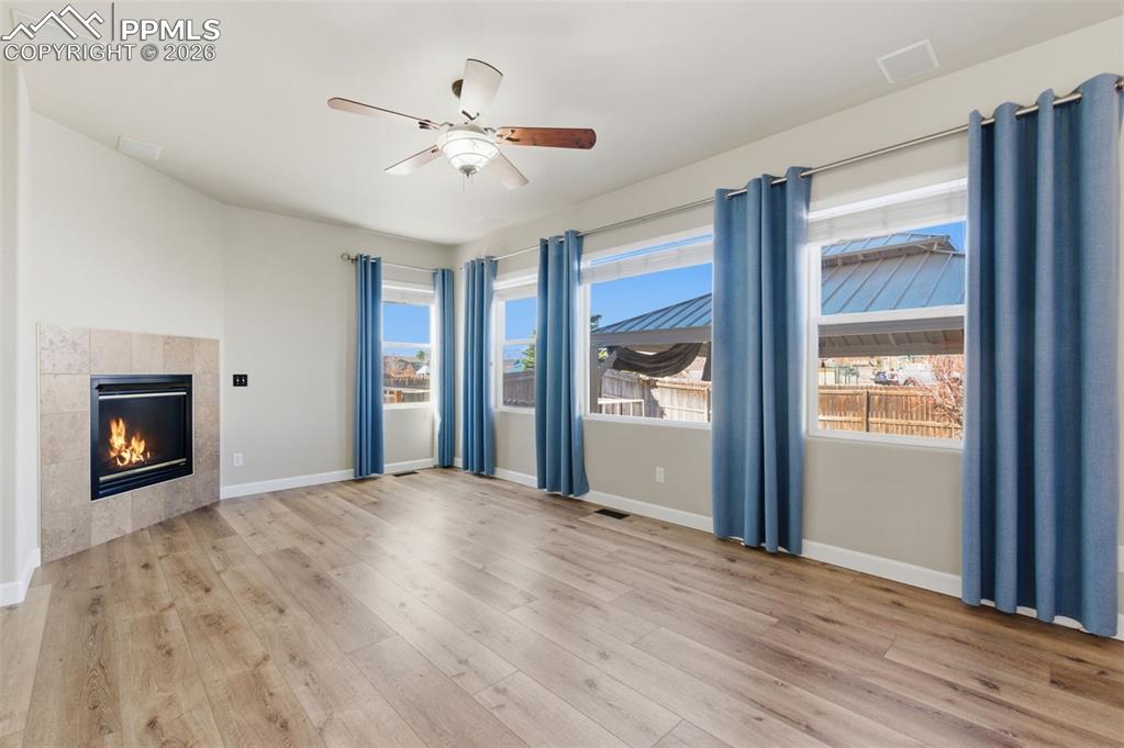 Image 16 of 48: Kitchen