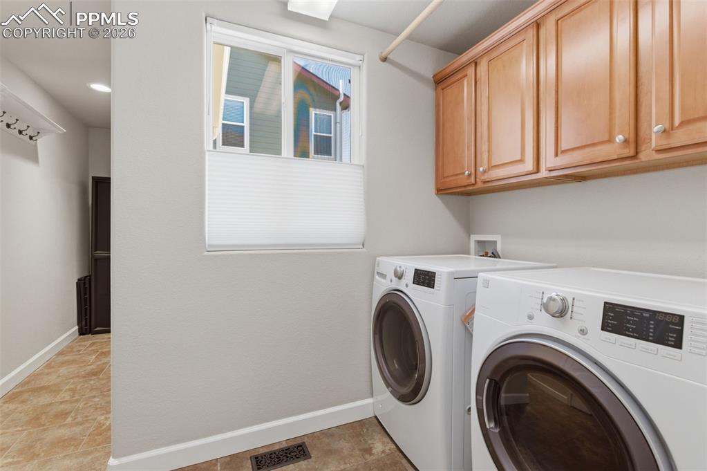 Image 20 of 48: Family Room