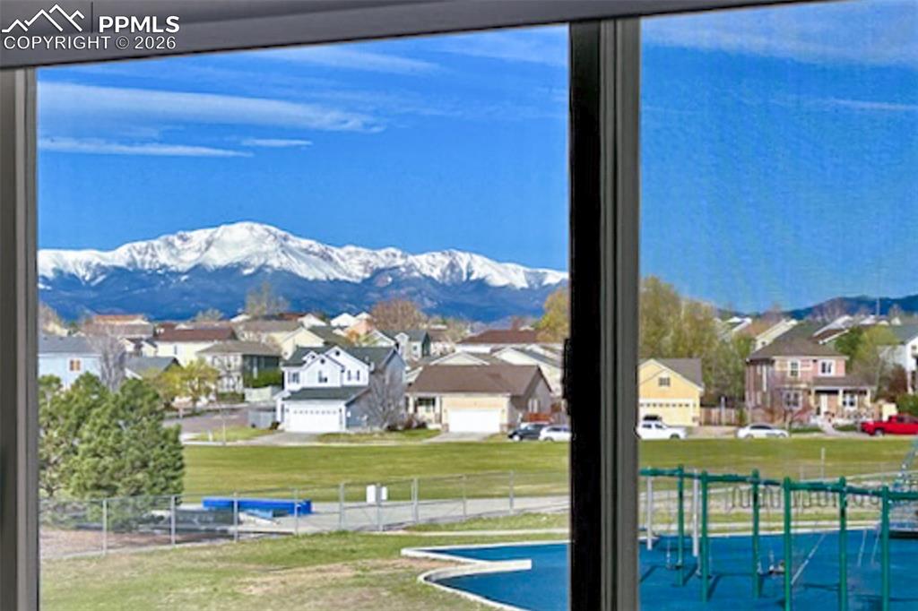 Image 22 of 48: Bathroom