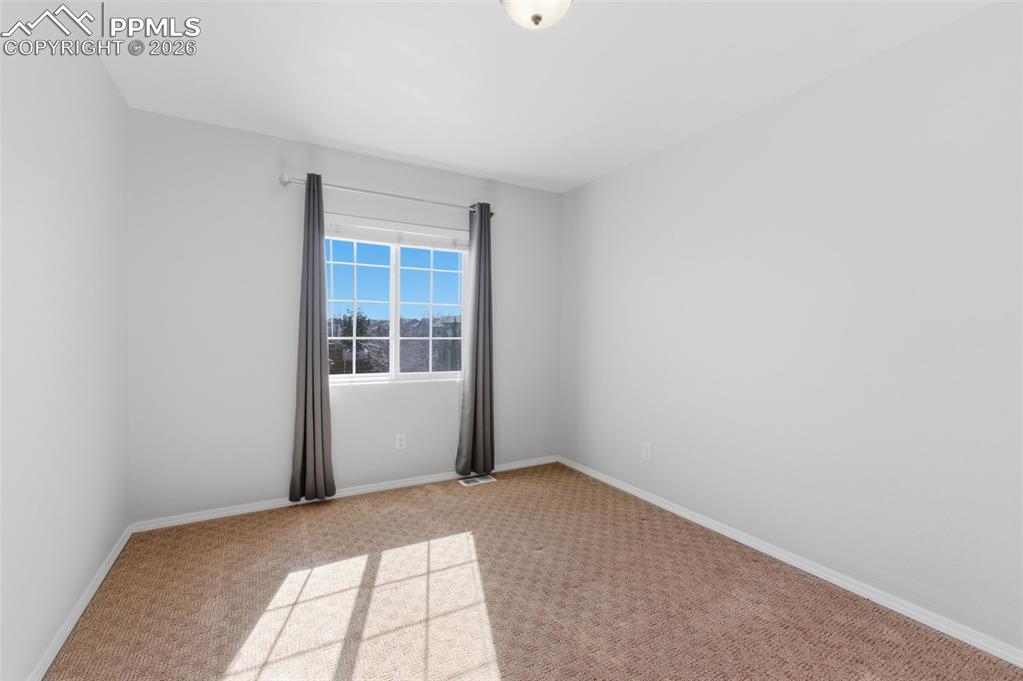 Image 27 of 48: Bathroom