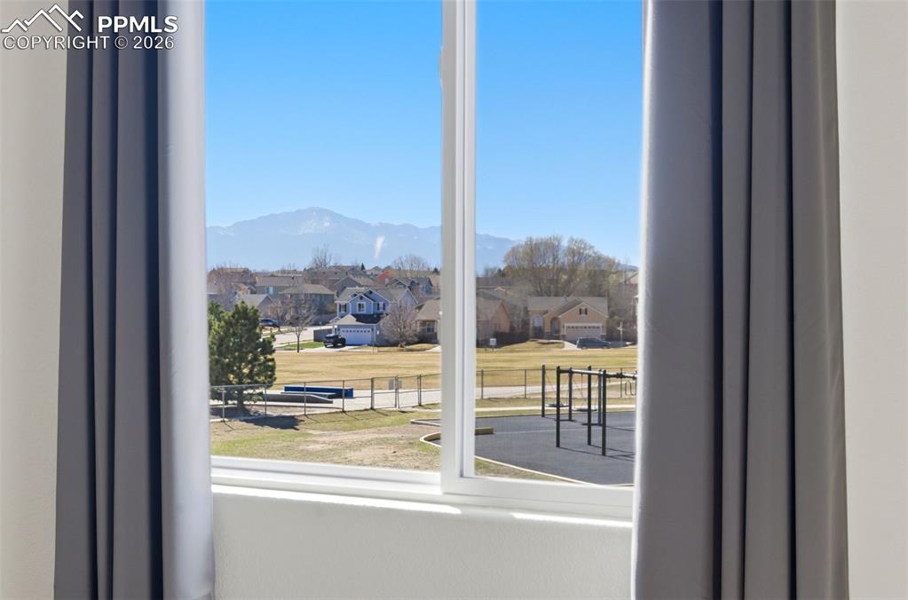 Image 28 of 48: Bathroom