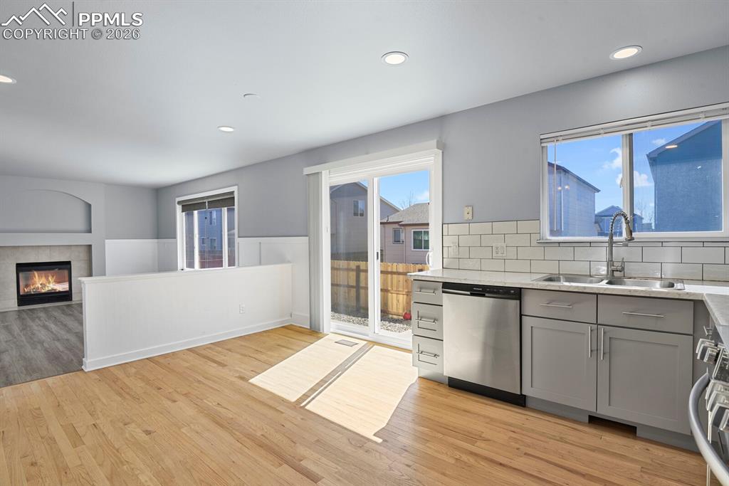 Image 10 of 38: Kitchen