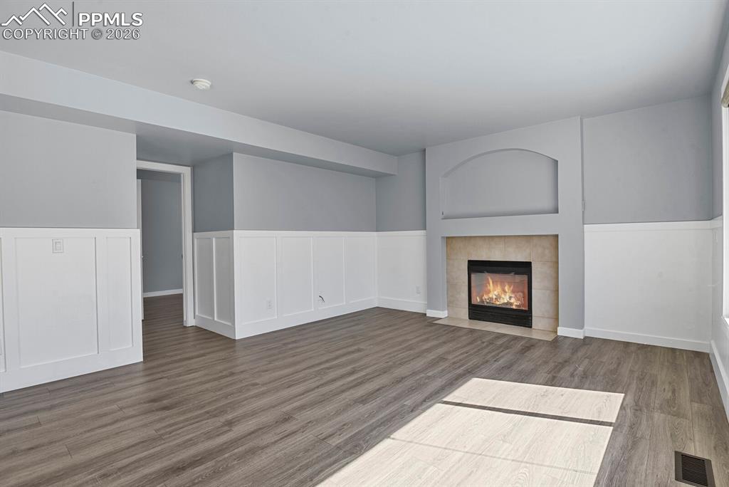 Image 13 of 38: Living Room