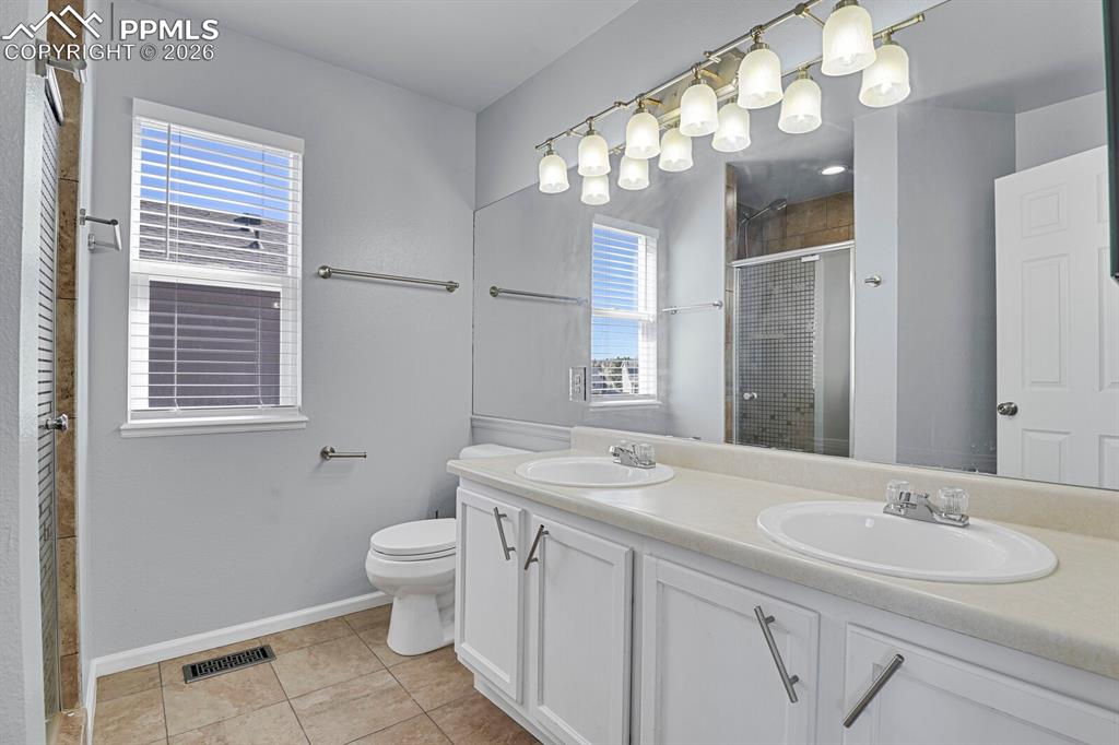 Image 19 of 38: Primary Suit - Upper Level