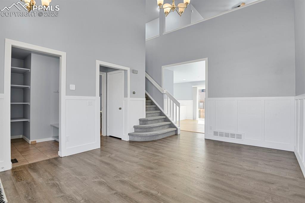 Image 7 of 38: Dining Room