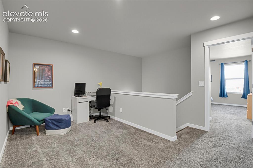 Image 17 of 26: Loft