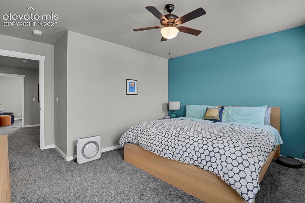 Image 19 of 26: Bedroom