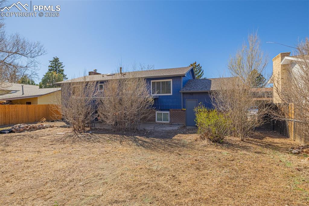 Image 30 of 45: Back of Structure