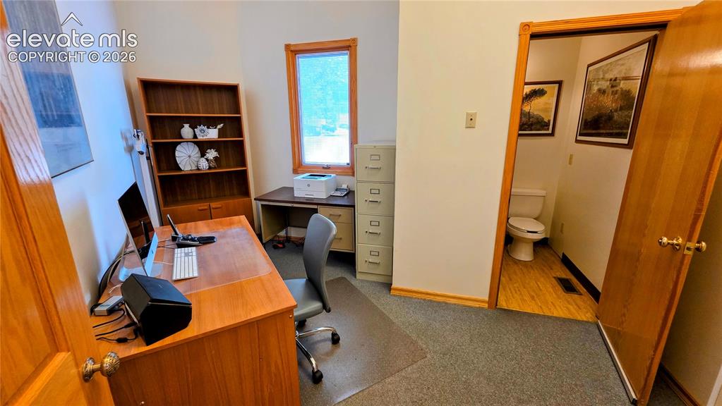 Image 10 of 15: Office