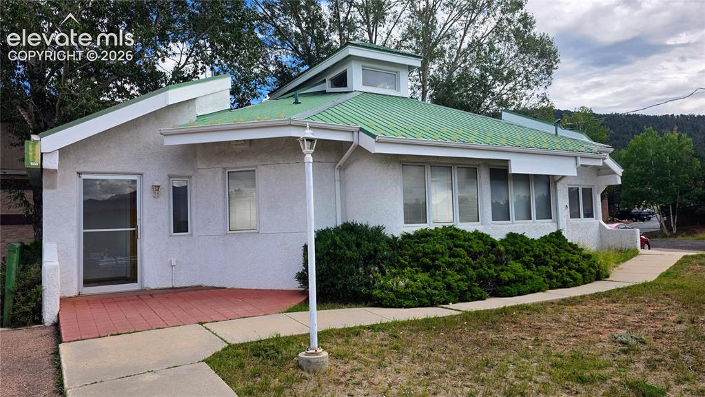 Image 14 of 15: Front of Structure