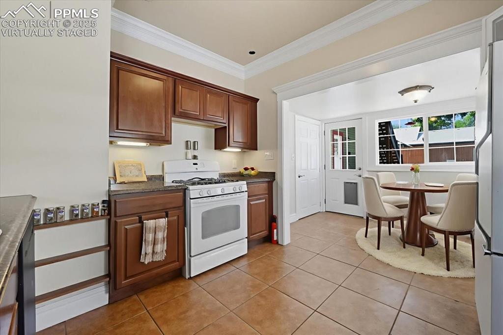 Image 11 of 48: Virtually staged