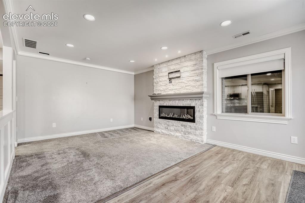 Image 19 of 39: Living Room