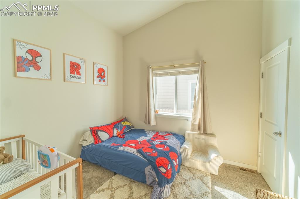 Image 13 of 34: Bedroom