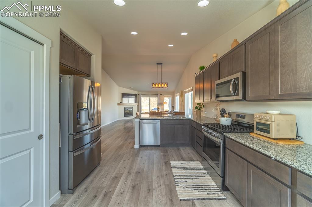 Image 7 of 34: Kitchen