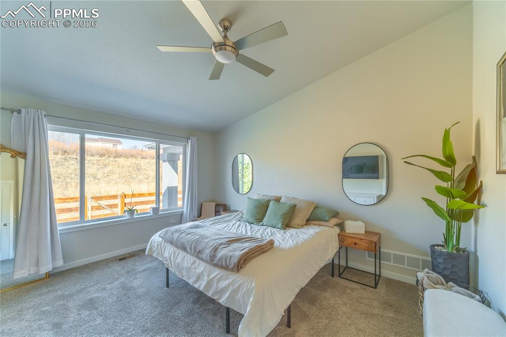 Image 9 of 34: Bedroom