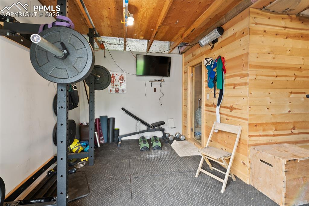 Image 25 of 43: Exercise Room