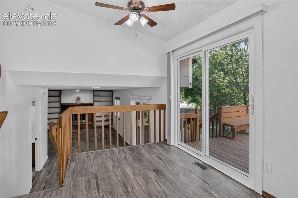 Image 17 of 50: Dining Room