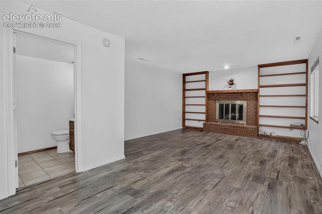 Image 41 of 50: Family Room
