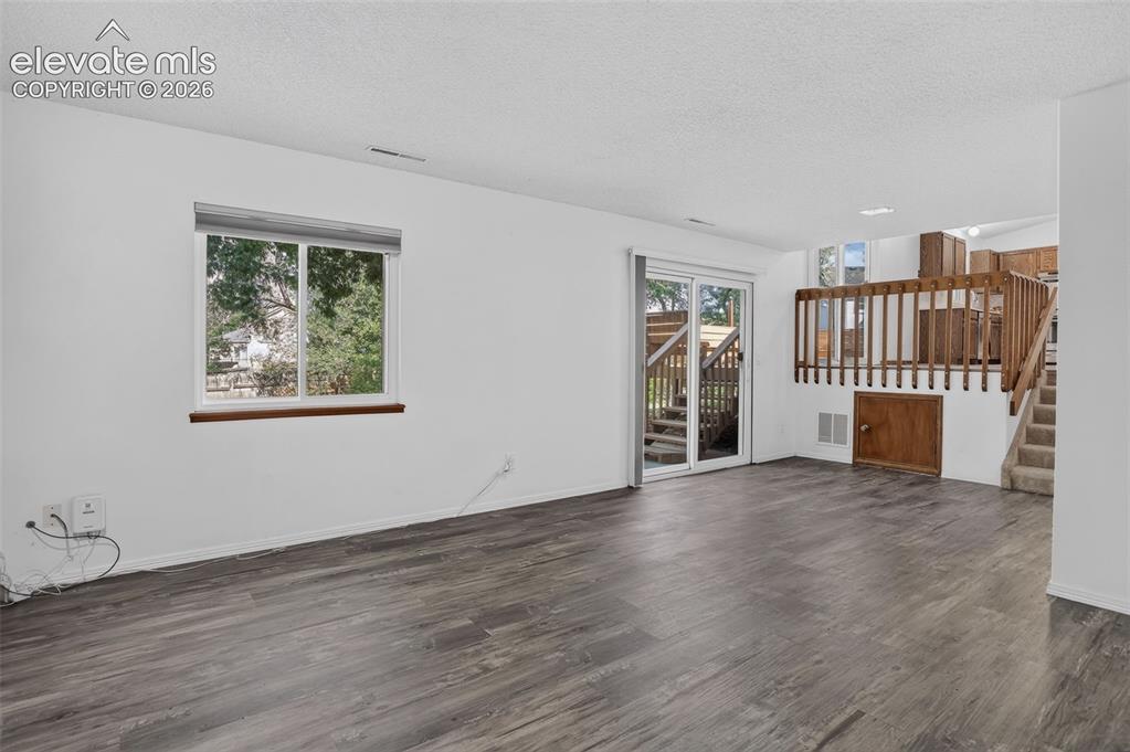 Image 42 of 50: Family Room