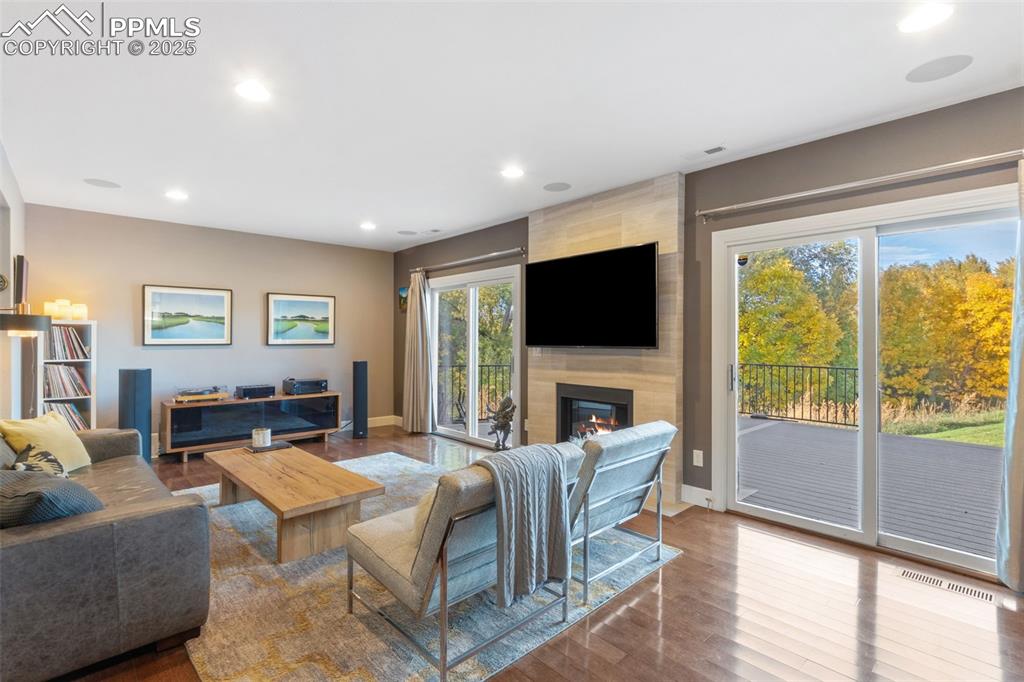 Image 13 of 48: Living Room