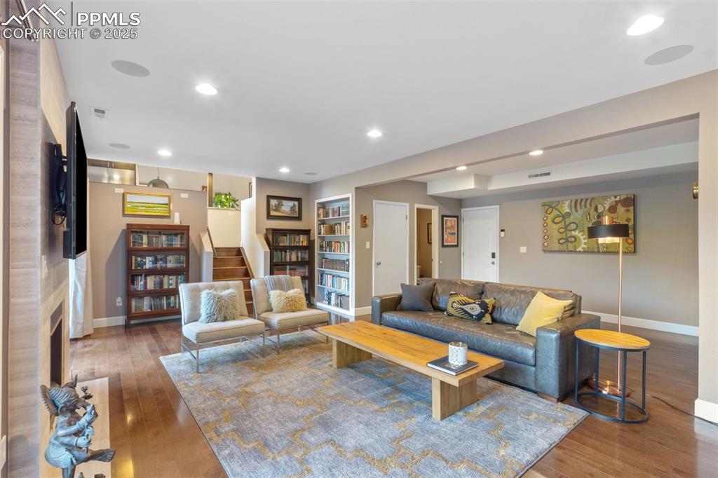 Image 14 of 48: Living Room