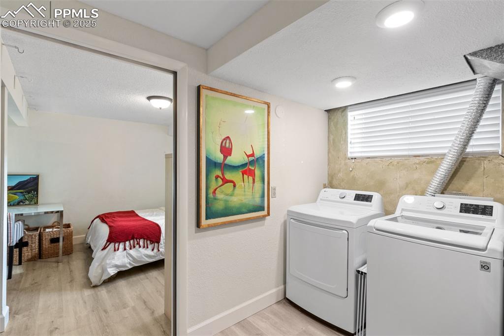 Image 16 of 48: Laundry