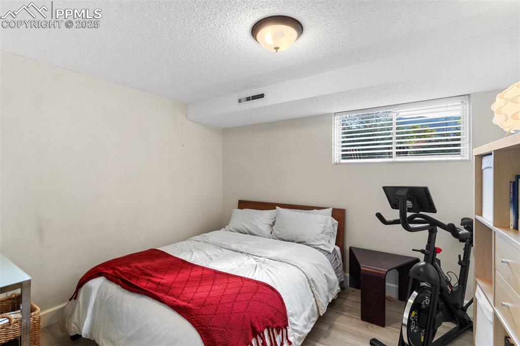 Image 18 of 48: Bedroom