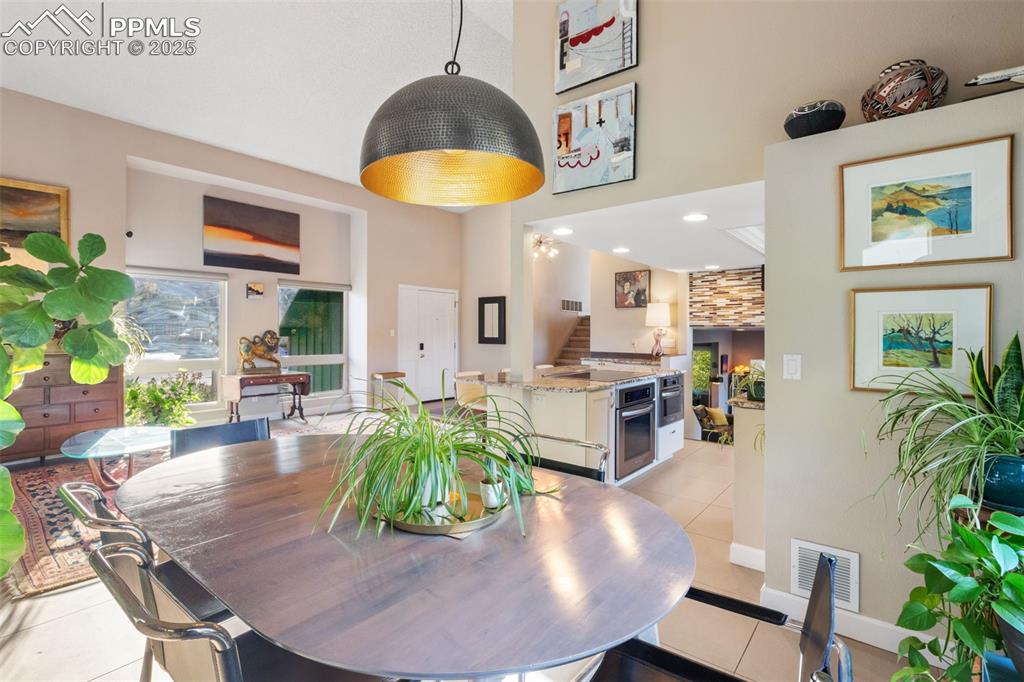 Image 6 of 48: Dining Area