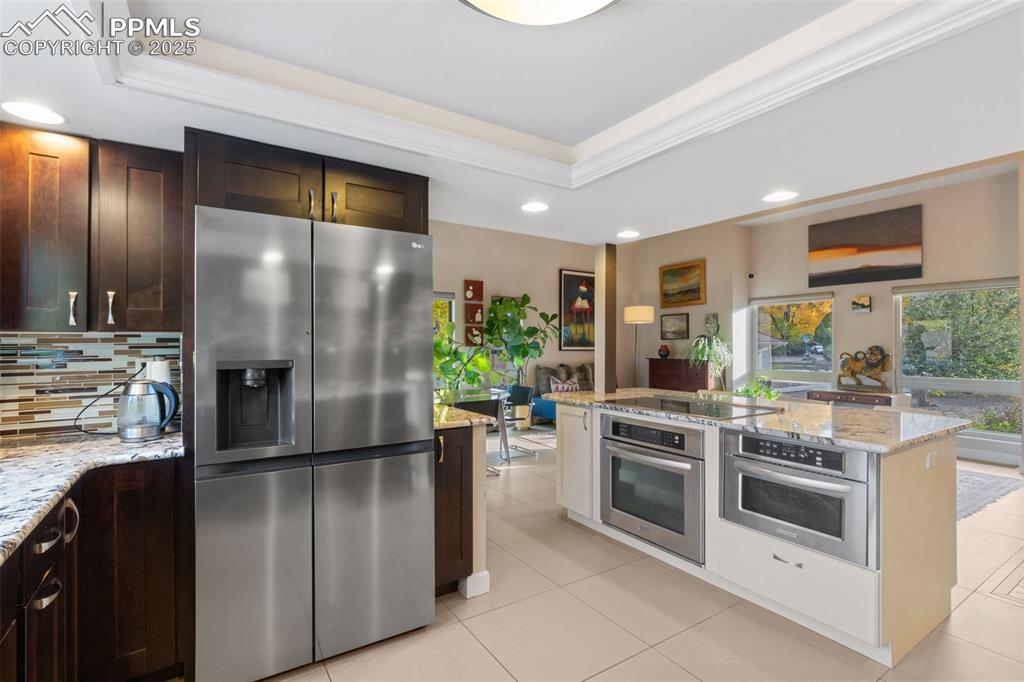 Image 9 of 48: Kitchen