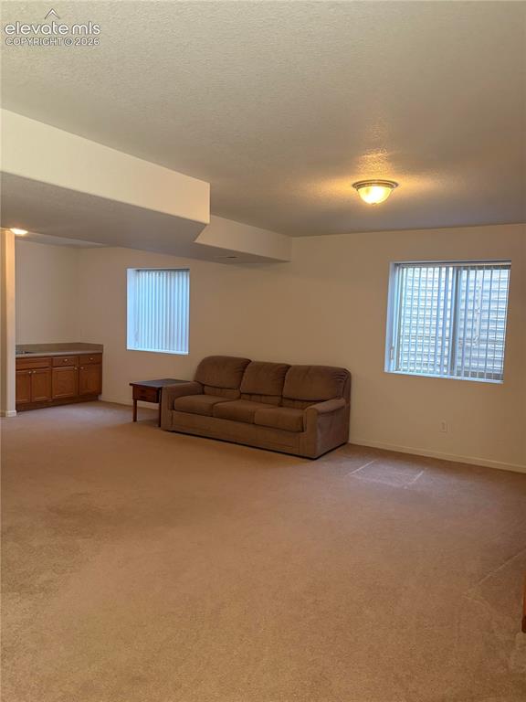 Image 11 of 14: Living Room