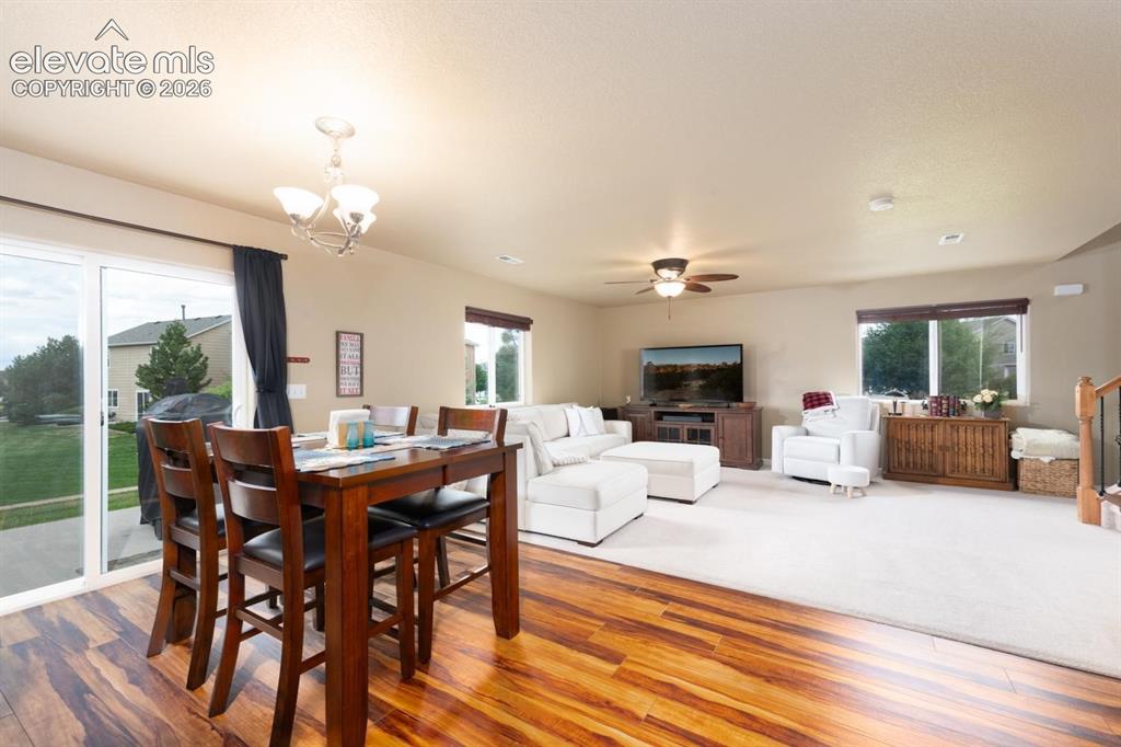 Image 6 of 32: Dining Area