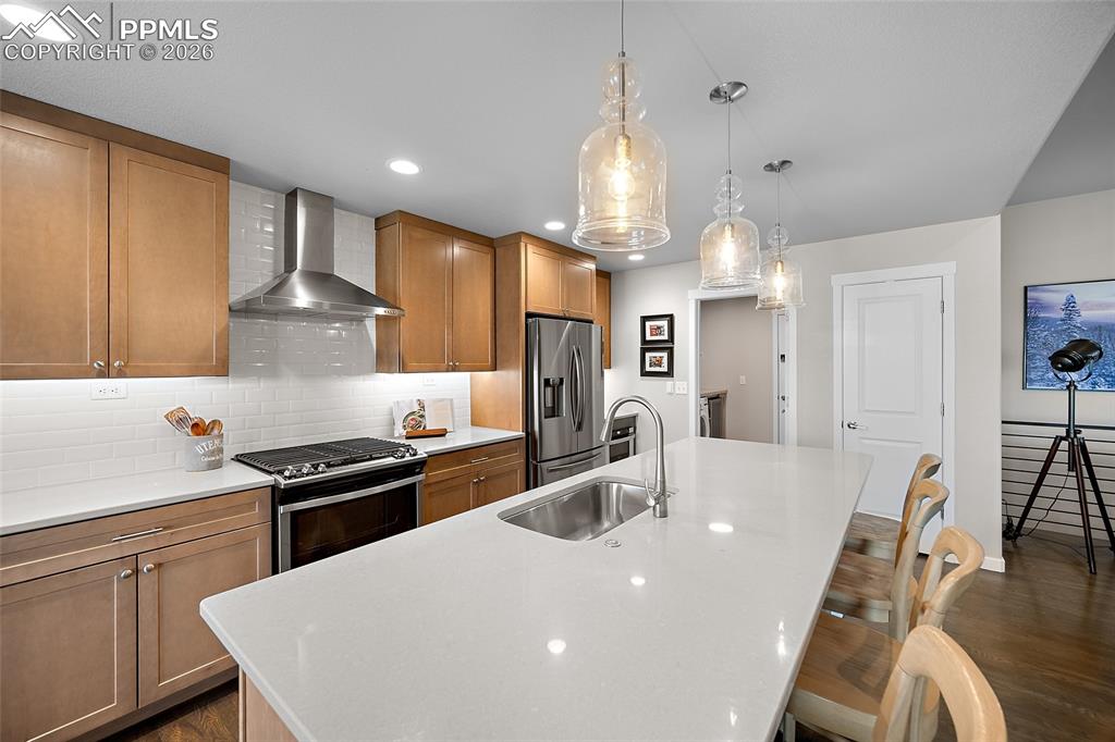 Image 15 of 50: Kitchen