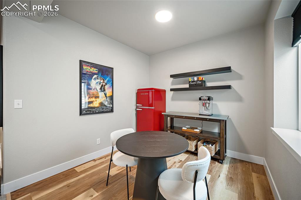 Image 29 of 50: Dining Area