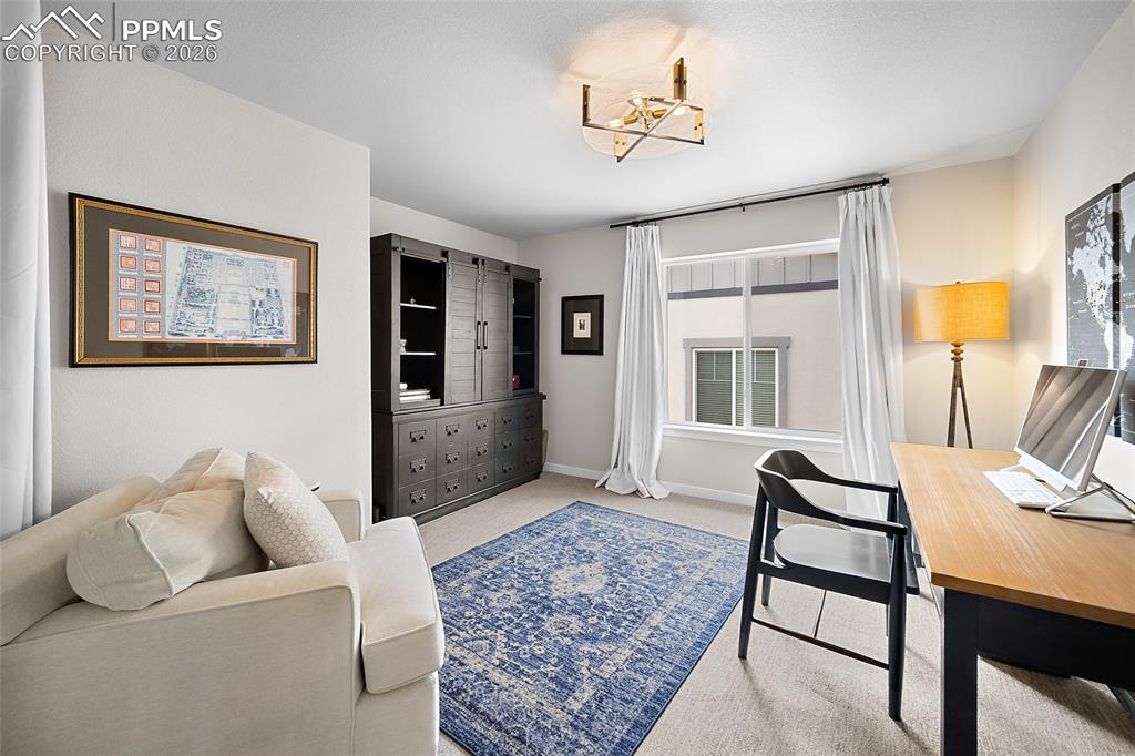 Image 9 of 50: Office